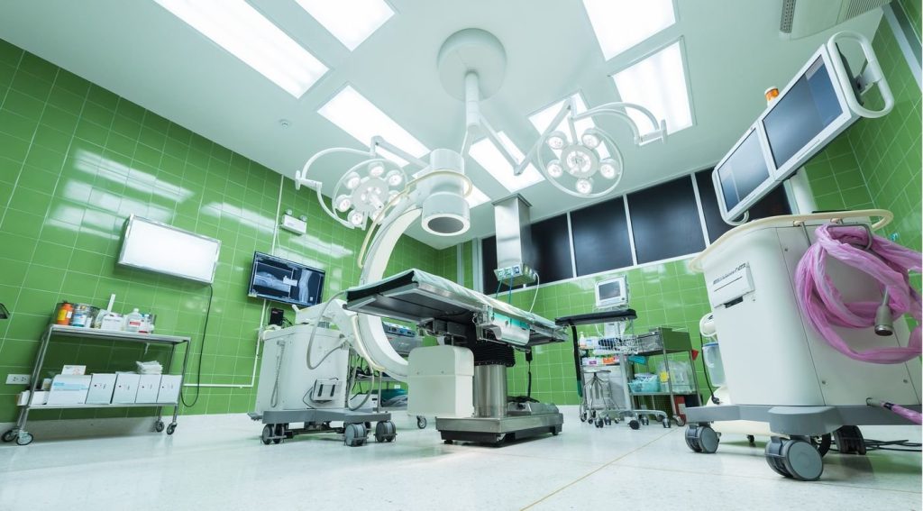 كيف تختار مركز تجميل في إسطنبول؟ قائمة فحص قبل حجز أي عملية